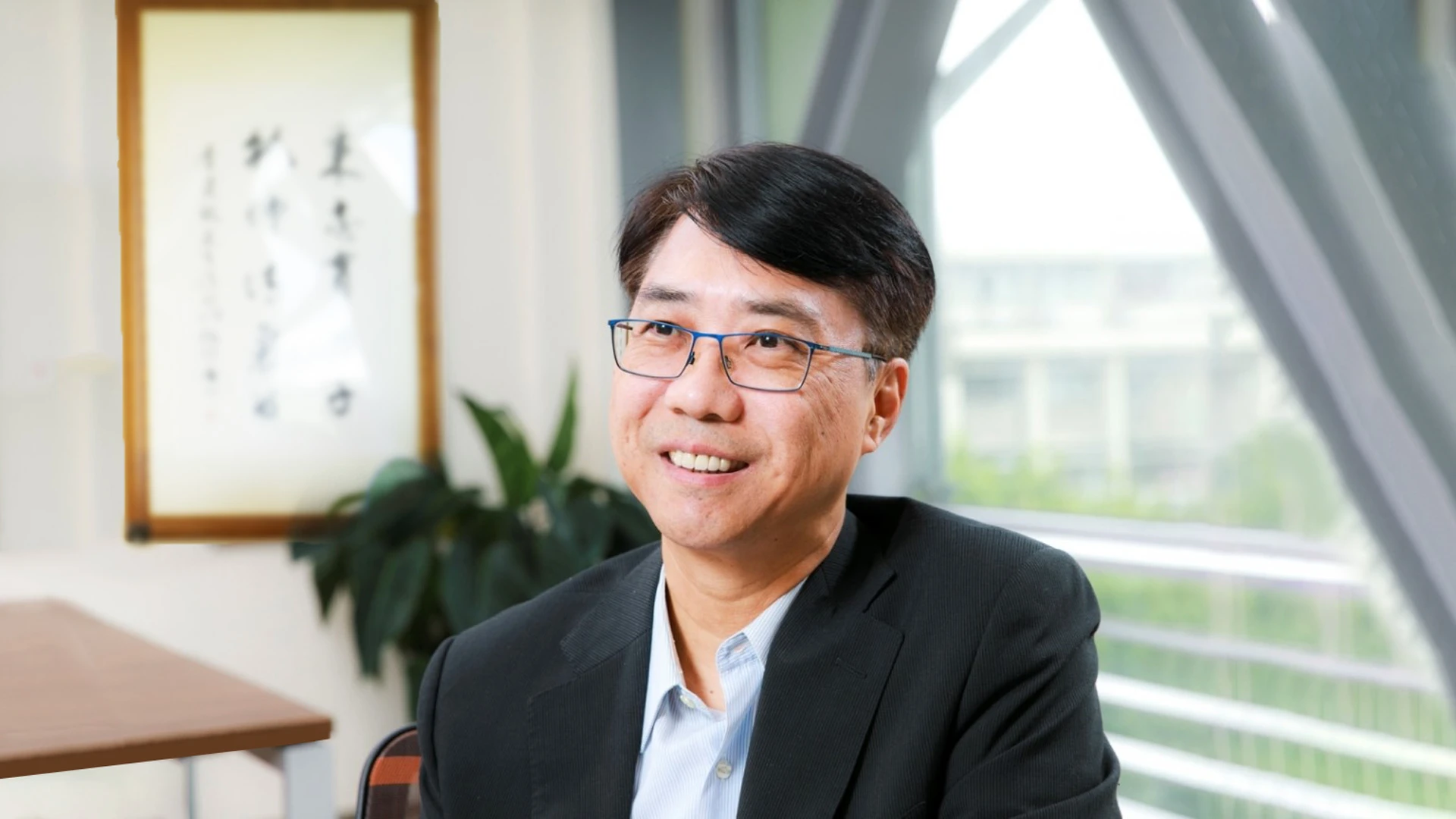 教育界最高殊榮 李秉乾特聘講座教授 榮獲112年度師鐸獎